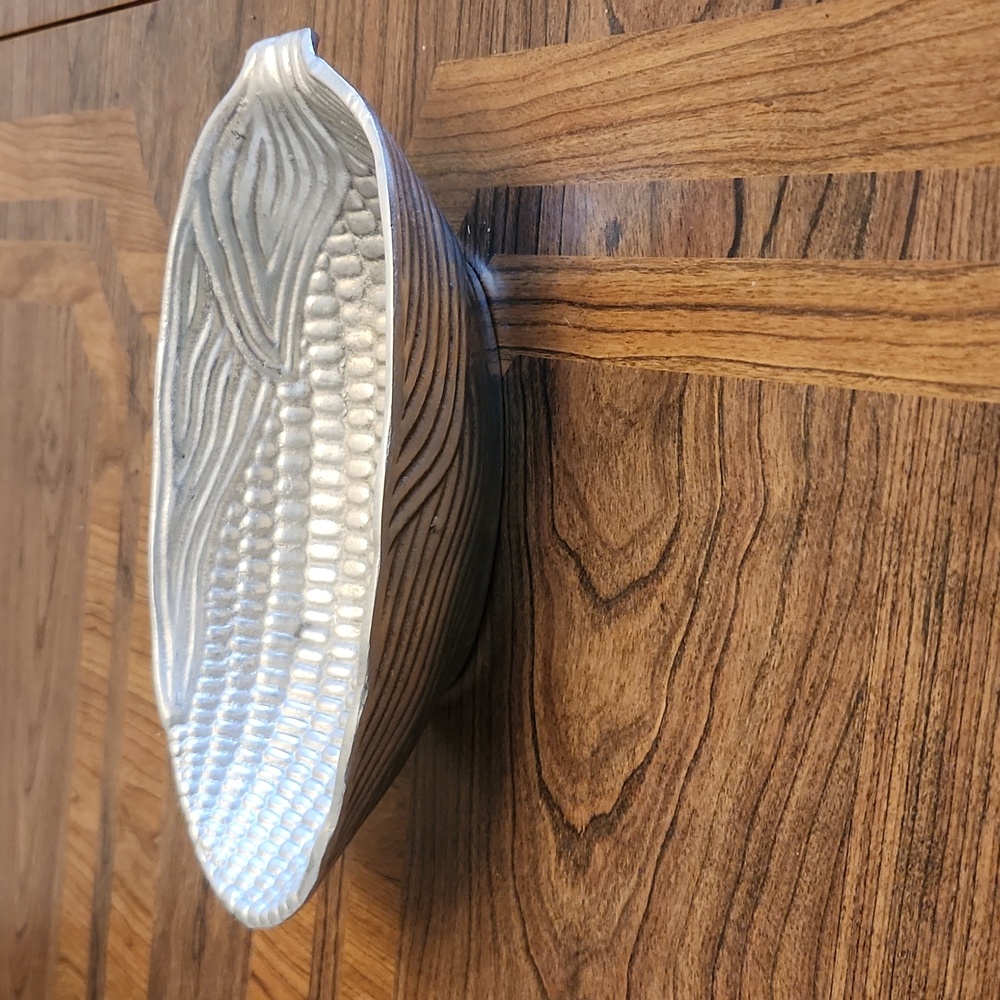 Vintage H.R. Macy & Company Metalware Corn Shaped Serving Bowl - Picture 2 of 4